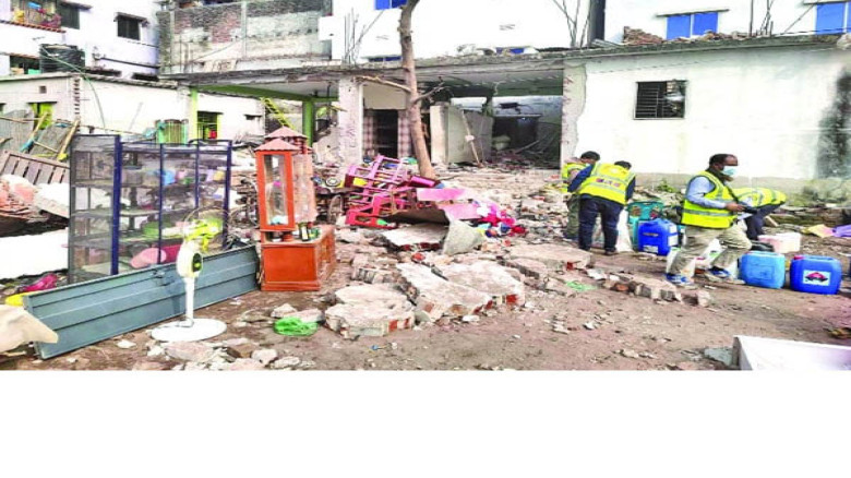 দক্ষিণ কেরানীগঞ্জে মাদ্রাসা ভবন থেকে বিপুল রাসায়নিক উদ্ধার, 