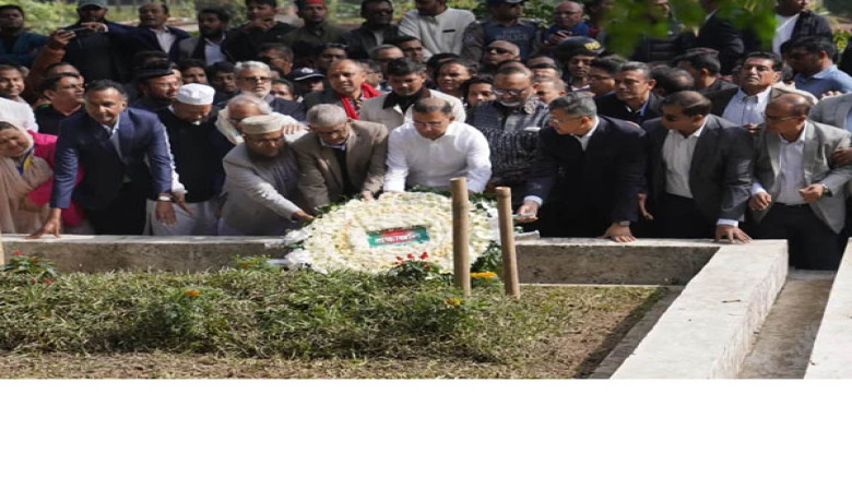 তারেক রহমান ওসমান হাদির কবর জিয়ারত করলেন