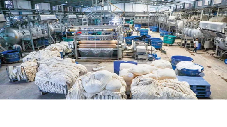 মব সন্ত্রাসে বিপর্যস্ত শিল্পকারখানা ও বাণিজ্যিক প্রতিষ্ঠান