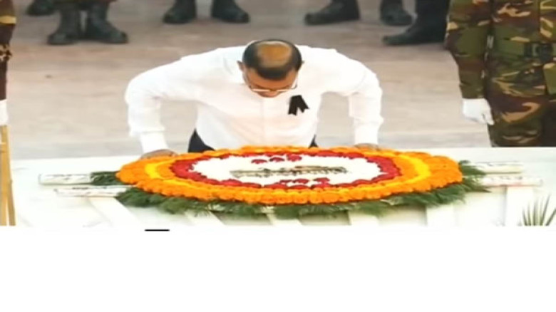 রাজনীতির ঊর্ধ্বে এক সন্তানের কান্না, মায়ের শেষ বিদায়ে তারেক 