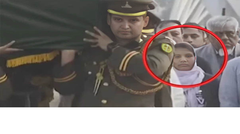 প্রিয় নেত্রীর শেষ যাত্রায় নীরব সঙ্গী ফাতেমা