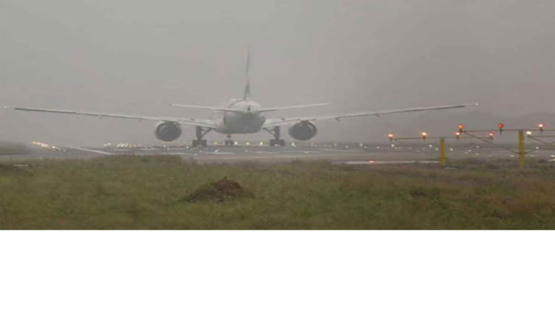 ঘন কুয়াশায় ঢাকার ৮টি ফ্লাইট নামল সিলেট, কলকাতা ও হ্যানয়ে