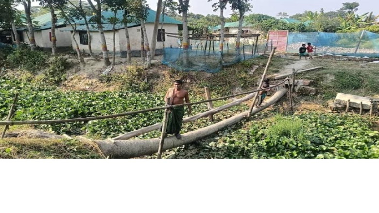 প্রতিশ্রুতি দিয়েও কালভার্ট বানায়নি ঠিকাদার, দুর্ঘটনার শঙ্কা