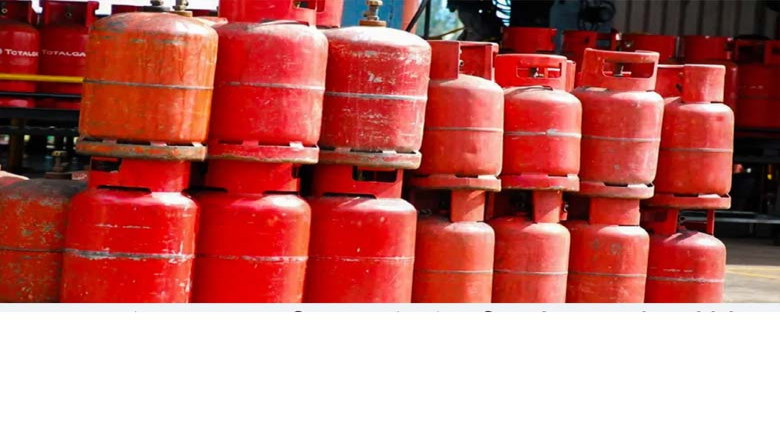 গ্যাস নেই দিনে, রাতে টিমটিম আগুন—দ্বিগুণ দামে এলপিজি: দেশের 