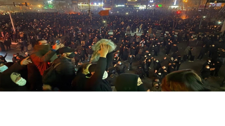 বিক্ষোভকারীদের মৃত্যুদণ্ডের হুঁশিয়ারি ইরানের, সংঘর্ষে বাড়ছে 