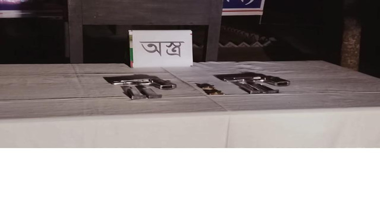 দৌলতপুর সীমান্তে মসুর ক্ষেতে মিলল দুটি পিস্তল ও তাজা গুলি