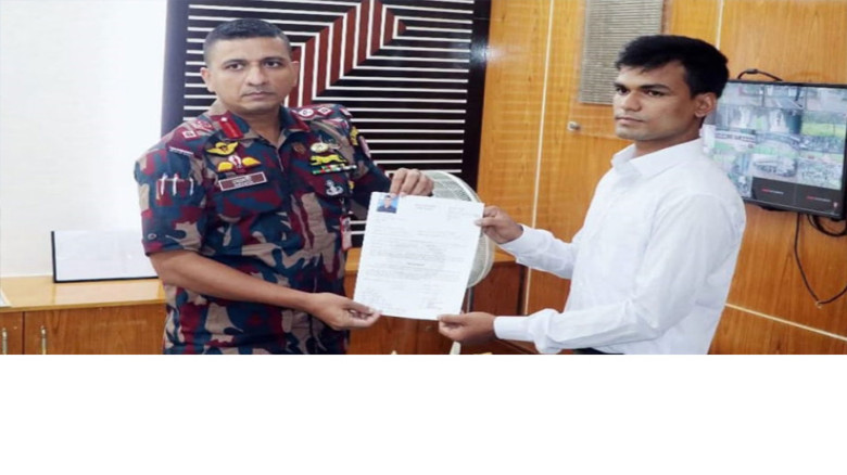 সীমান্তে শহীদ ফেলানীর ভাই আরফান যোগ দিলেন বিজিবিতে