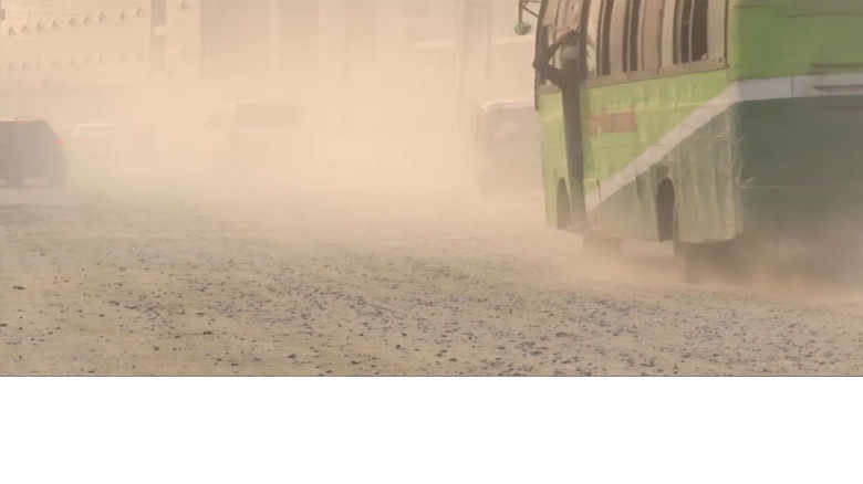 বায়ুদূষণে বিশ্বে শীর্ষে ঢাকা, বাতাস ‘খুব অস্বাস্থ্যকর’