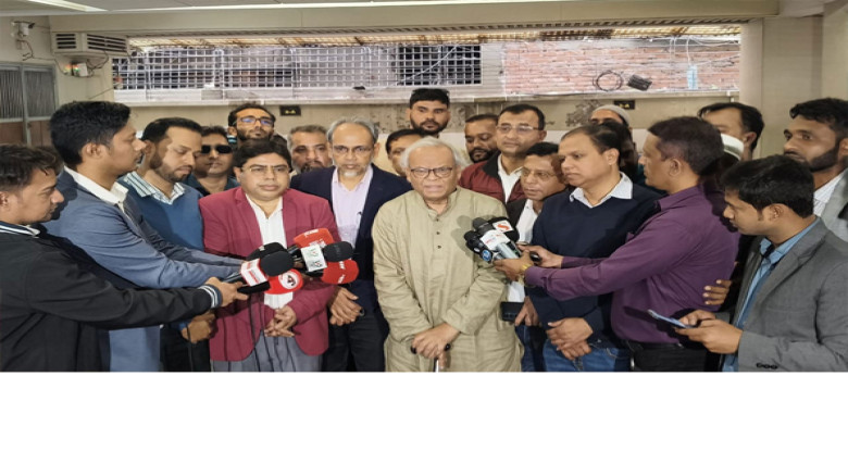 তারেক রহমানের নিরাপত্তায় ফাঁক নয়, অন্তর্বর্তী সরকারকে রিজভীর