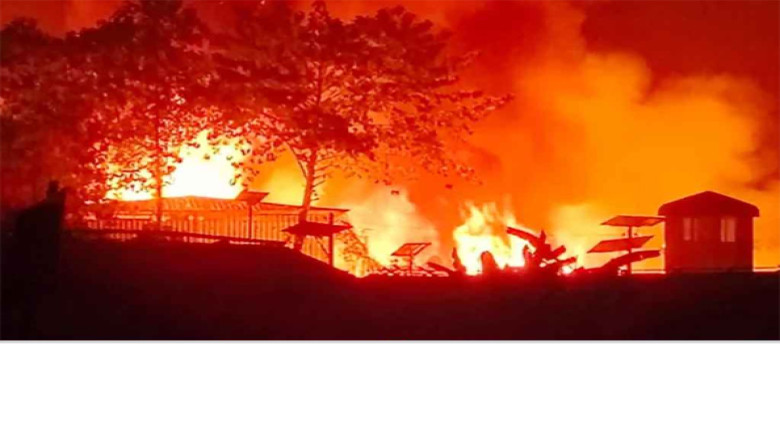 রোহিঙ্গা ক্যাম্পে ভয়াবহ অগ্নিকাণ্ড, পুড়ে গেছে প্রায় ৫০০ বসতি