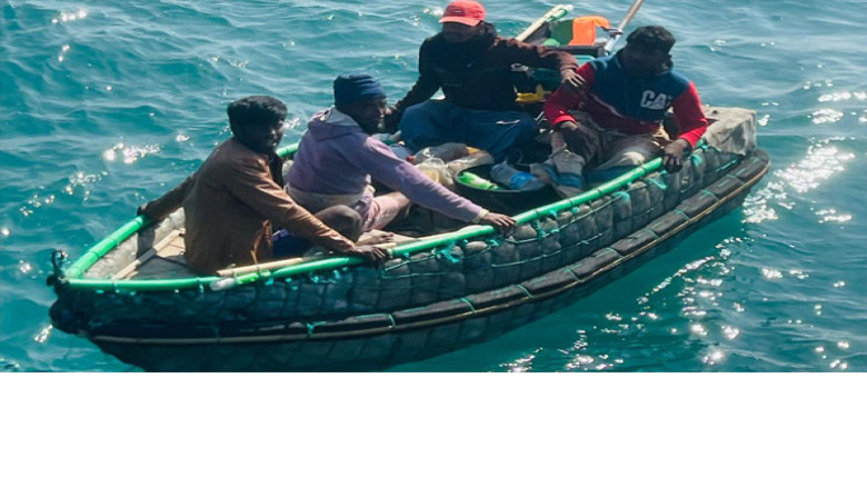 সাগরে ১২ ঘণ্টা ভাসার পর ৯৯৯-এ ফোন, উদ্ধার ৪ জেলে