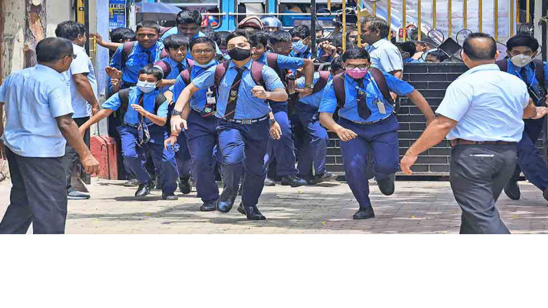 জাতীয় নির্বাচন উপলক্ষে টানা চার দিনের ছুটি ঘোষণা...