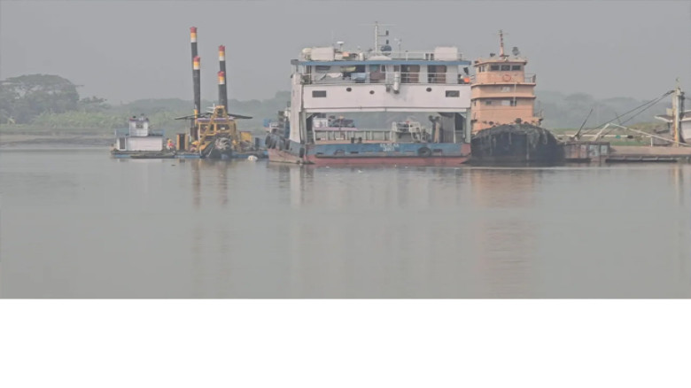 মেঘনা পারাপারে ভোগান্তি, ফেরির অপেক্ষায় শত শত যান