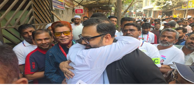 বয়োবৃদ্ধ ভোটারদের কেন্দ্রে আনা–নেওয়ায় রিকশার ব্যবস্থা : আমিন