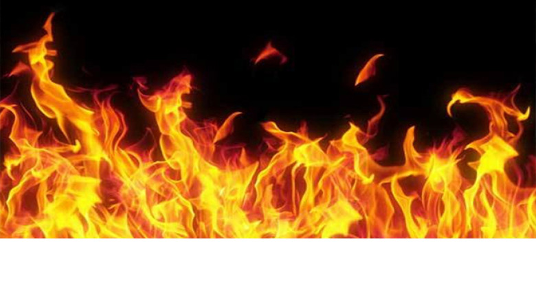 বনানীর পাঁচতলা ভবনে আগুন, কাজ করছে ফায়ার সার্ভিস