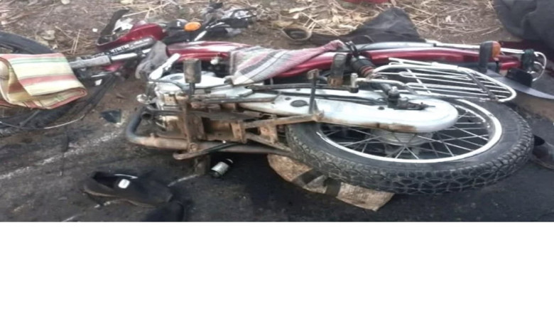 নন্দীগ্রামে মোটরসাইকেল–ভটভটির সংঘর্ষ