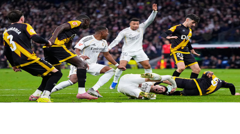 রিয়ালের বিতর্কিত পেনাল্টি নিয়ে বার্সা প্রেসিডেন্ট লাপোর্তার খোঁচা...