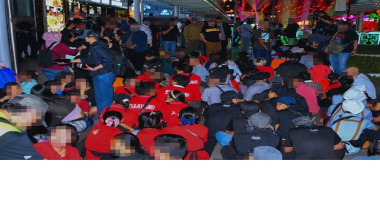 মালয়েশিয়ায় অভিযান, বাংলাদেশিসহ ৭৭ জন গ্রেপ্তার