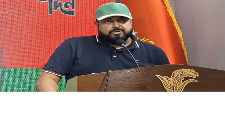 নির্বাচনের আগে শোবিজ অঙ্গনে রাজনৈতিক বিতর্কে ওমর সানী