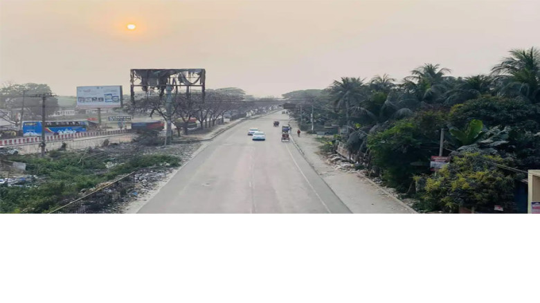 ঢাকা-চট্টগ্রাম মহাসড়ক নির্বাচনের আগের দিন প্রায় যানবাহনশূন্য