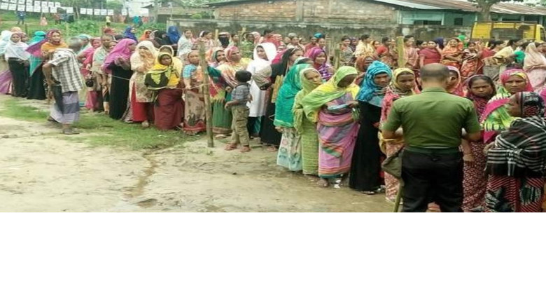 সিলেটে সকাল থেকেই ভোটকেন্দ্রে ভোটারদের ভিড়