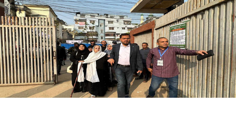চট্টগ্রাম-৯ আসনে মা-পরিবার নিয়ে ভোট দিলেন সুফিয়ান