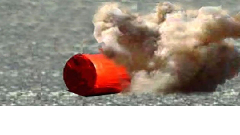 গোপালগঞ্জে ভোটকেন্দ্রে ককটেল হামলা, আনসারসহ আহত ৩