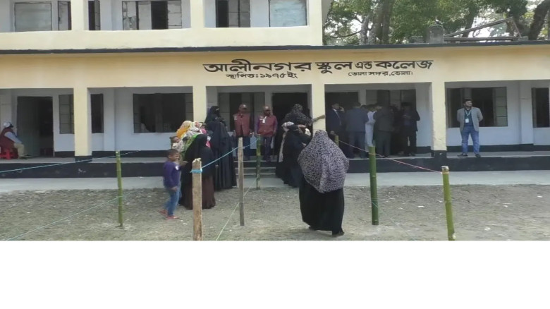 ভোলায় ককটেল বিস্ফোরণ, ব্যালট পেপার ছিনতাইয়