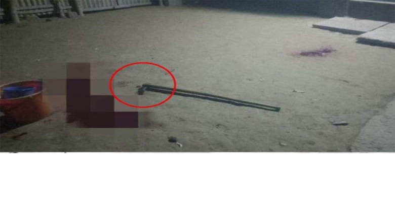 কুড়াল দিয়ে আঘাত, হাসপাতালে নেওয়ার পথে মৃত্যু