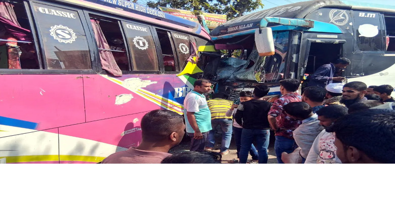 খুলনা-ঢাকা মহাসড়কে ভয়াবহ বাস দুর্ঘটনা
