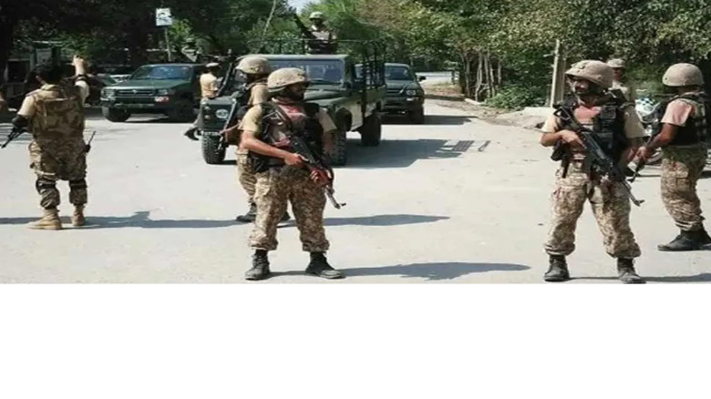 পাকিস্তানে জঙ্গি হামলায় ১১ নিরাপত্তা সদস্য ও এক শিশুর মৃত্যু