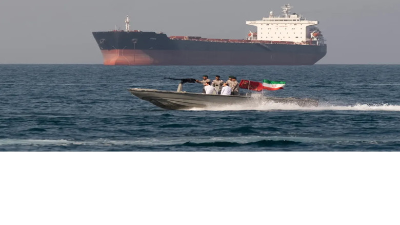 সামরিক মহড়ায় হরমুজে নৌযান চলাচল সীমিত করল ইরান