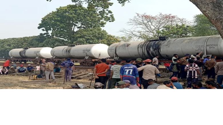 চাঁপাইনবাবগঞ্জে তেলবাহী ট্রেন দুর্ঘটনা, চারটি ওয়াগন লাইনচ্যু