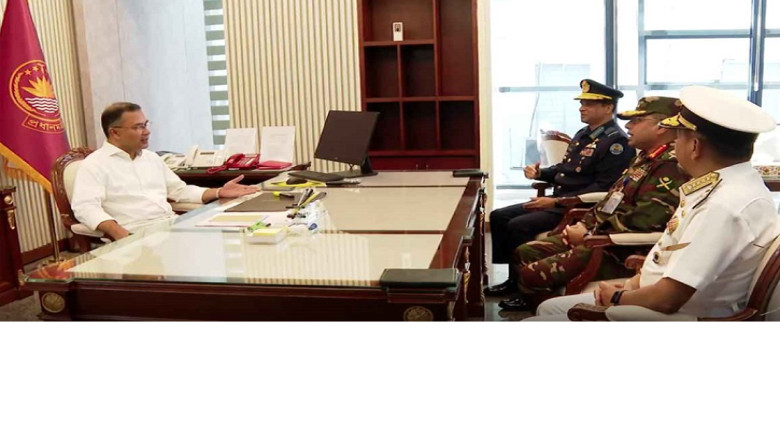 সচিবালয়ে প্রধানমন্ত্রী ও তিন বাহিনী প্রধানের গুরুত্বপূর্ণ বৈ