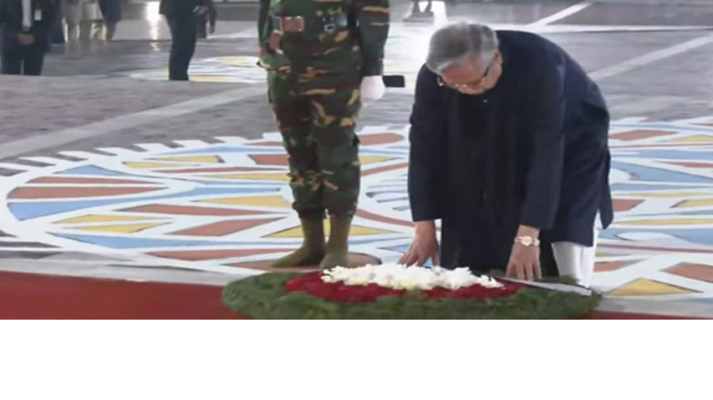 একুশের প্রথম প্রহরে শহীদ মিনারে রাষ্ট্রপতির শ্রদ্ধাঞ্জলি