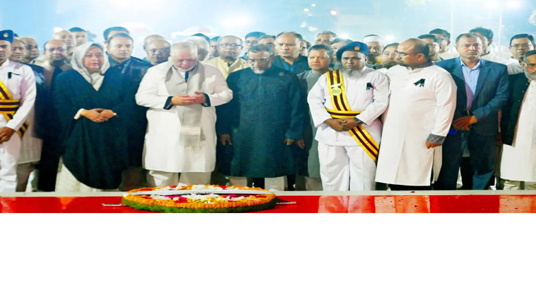 ভাষা শহীদদের প্রতি প্রধান বিচারপতির শ্রদ্ধা