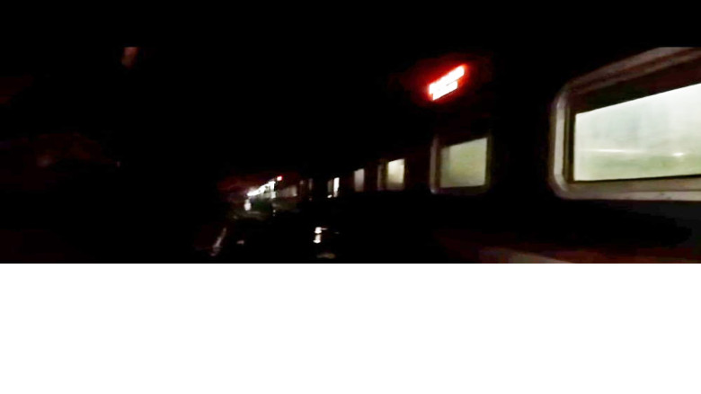 গভীর বনে থমকে গেল উপবন এক্সপ্রেস, বিপর্যস্ত ট্রেন চলাচল