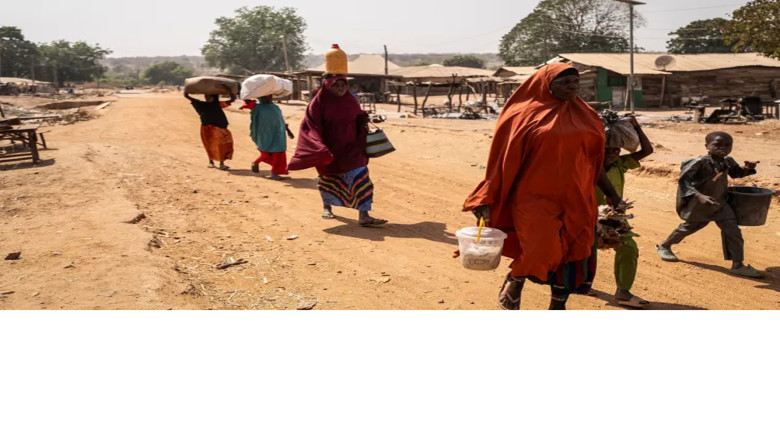 মোটরসাইকেলে এসে গ্রামবাসীকে ব্রাশফায়ার, নিহত ৫০