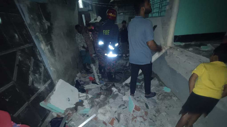 কুমিল্লায় গ্যাস লিকেজ থেকে বিস্ফোরণ, নারী-শিশুসহ দগ্ধ ৪