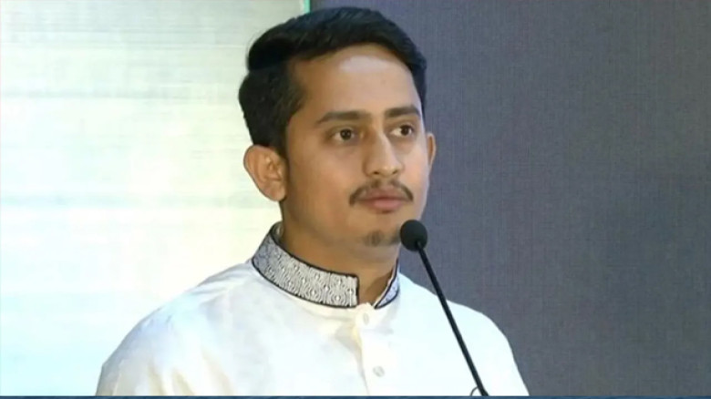 ‘প্রধানমন্ত্রীর গাড়ির পেছনে ছাত্রদল সভাপতির দৌড়ানো আমাকে কষ্