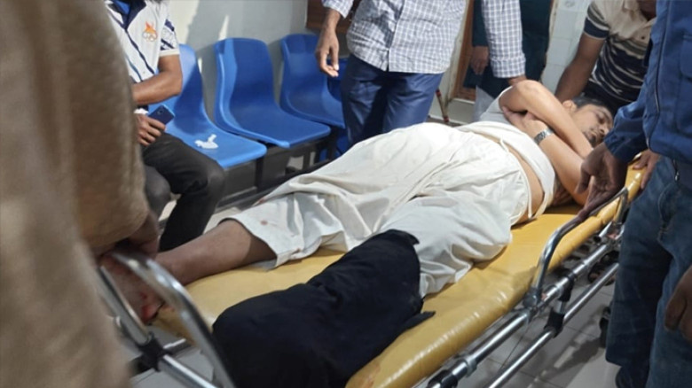 নিজের পিস্তলের গুলিতে আহত এসআই