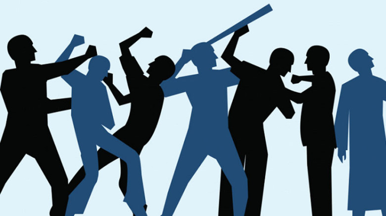 সিরাজগঞ্জে ইভটিজিং প্রতিরোধে দুই গ্রামের সংঘর্ষ,