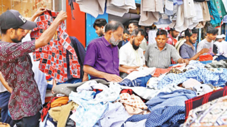 রমজানে ঈদ কেনাকাটায় জমজমাট রাজধানী বাজার