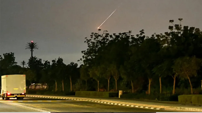 রাতে নতুন হামলা, বিস্ফোরণে কাঁপছে দুবাই ও দোহা