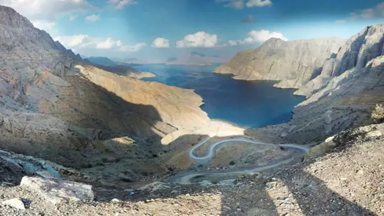 হরমুজ প্রণালি বন্ধের ঘোষণা, খামেনিকে নিয়ে গুজব নাকচ করলেন ইর