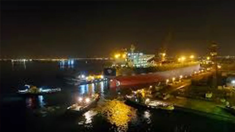 বাহরাইন বন্দরে মার্কিন তেলবাহী জাহাজে হামলা, উত্তেজনা ঘিরে ন