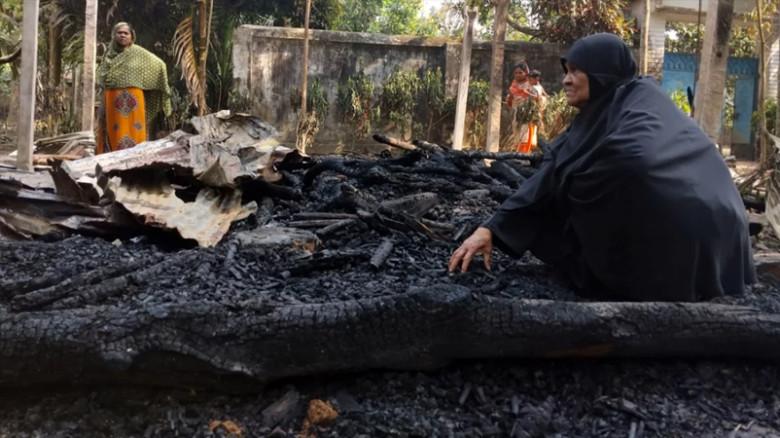 বাবার ঘরে আগুন দেওয়ার অভিযোগে ছেলে পলাতক