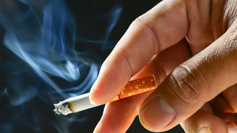 টার্মিনালে প্রায় অপরিবর্তিত ধূমপানের চিত্র