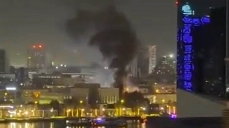 ইরানের হামলায় দুবাইতে মার্কিন দূতাবাসে অগ্নিকাণ্ড