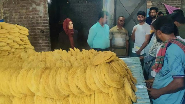 লাইসেন্স ছাড়াই সেমাই তৈরি, ভ্রাম্যমাণ আদালতের অভিযান